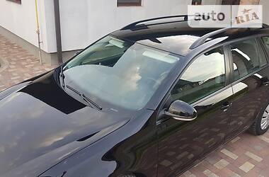 Універсал Volkswagen Golf 2010 в 
