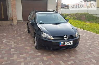Універсал Volkswagen Golf 2010 в 
