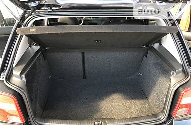 Хетчбек Volkswagen Golf 2002 в 