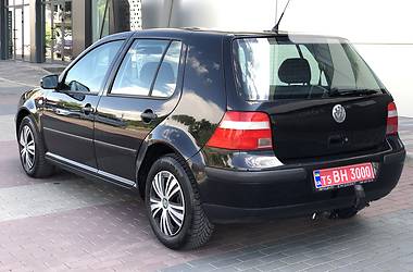Хетчбек Volkswagen Golf 2002 в 