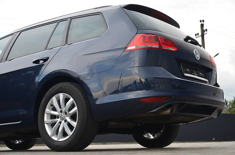 Універсал Volkswagen Golf 2015 в Луцьку