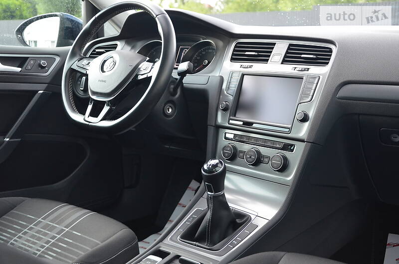 Універсал Volkswagen Golf 2015 в Луцьку