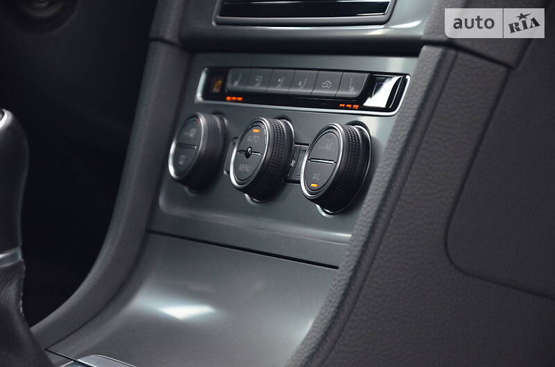 Універсал Volkswagen Golf 2015 в Луцьку