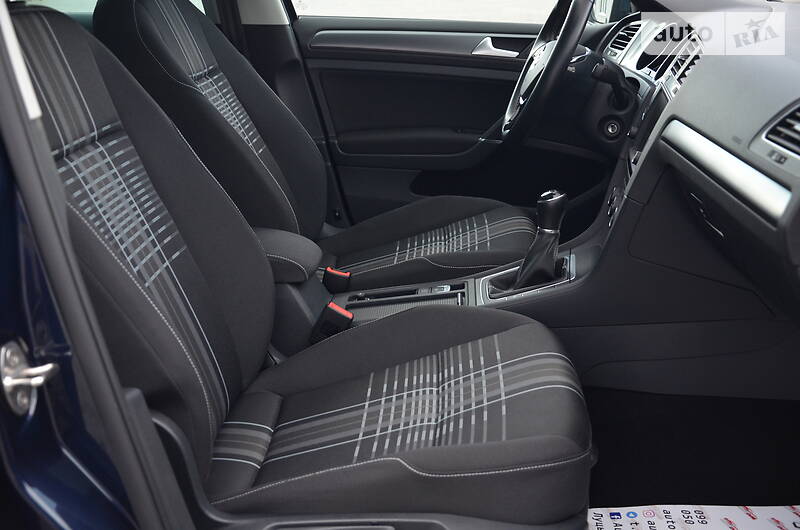 Універсал Volkswagen Golf 2015 в Луцьку