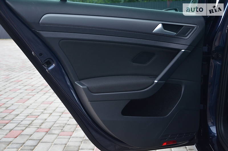 Універсал Volkswagen Golf 2015 в Луцьку
