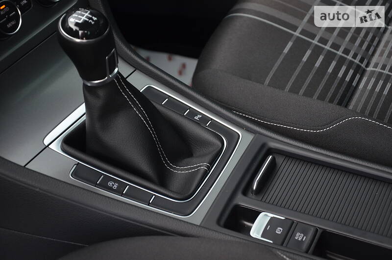 Універсал Volkswagen Golf 2015 в Луцьку