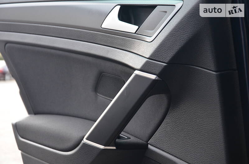 Універсал Volkswagen Golf 2015 в Луцьку