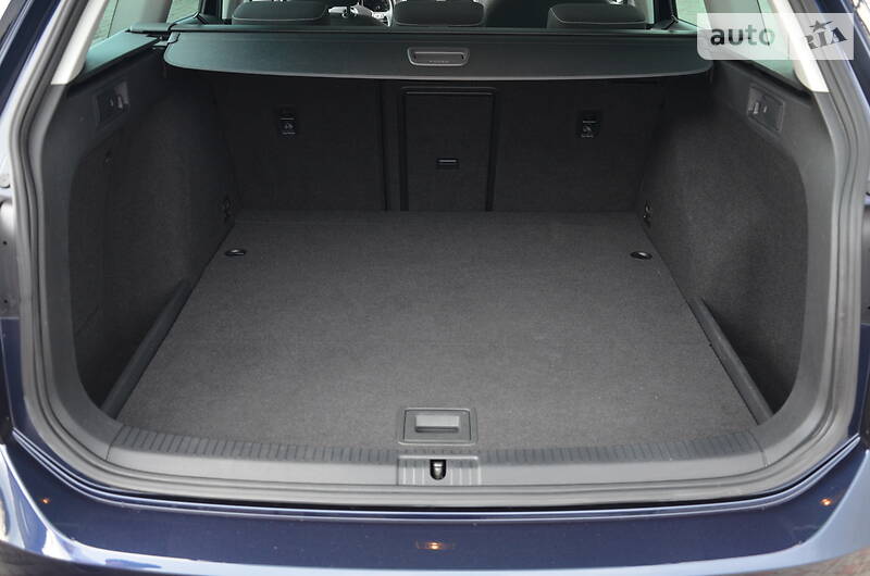 Універсал Volkswagen Golf 2015 в Луцьку