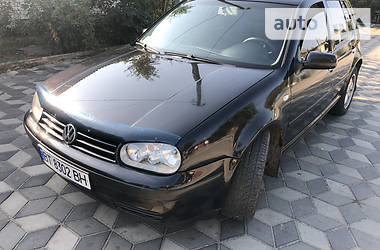 Хэтчбек Volkswagen Golf 2003 в Геническе