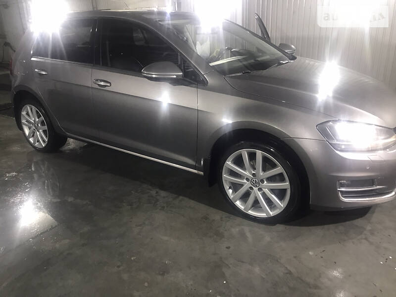 Хетчбек Volkswagen Golf 2013 в Києві