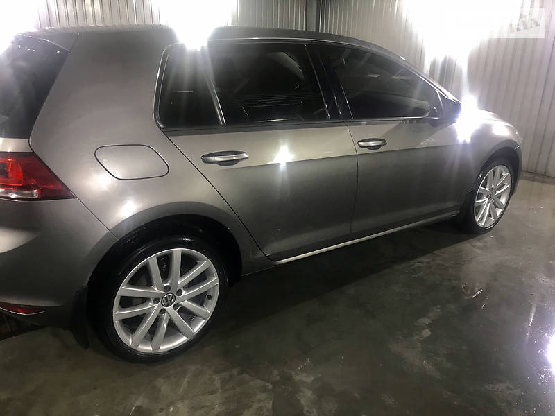 Хетчбек Volkswagen Golf 2013 в Києві