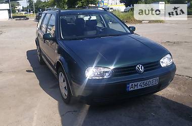 Універсал Volkswagen Golf 2000 в 