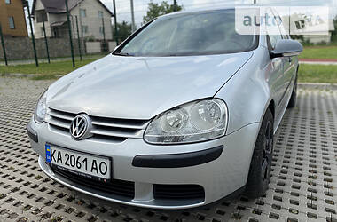 Хетчбек Volkswagen Golf 2005 в 