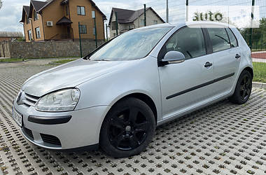 Хетчбек Volkswagen Golf 2005 в 