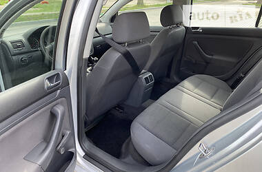 Хетчбек Volkswagen Golf 2005 в 