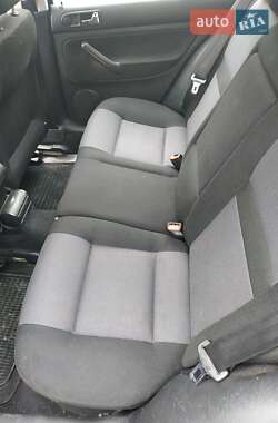 Хэтчбек Volkswagen Golf 2001 в Львове