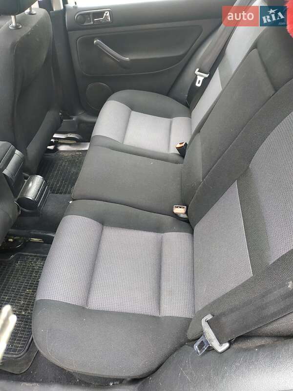Хэтчбек Volkswagen Golf 2001 в Львове