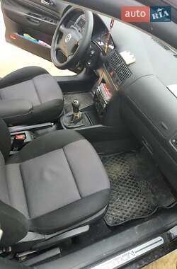Хэтчбек Volkswagen Golf 2001 в Львове