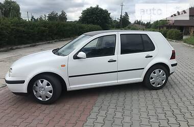 Хетчбек Volkswagen Golf 2001 в 