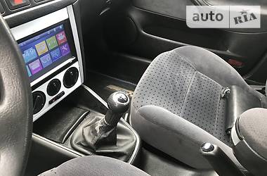 Хетчбек Volkswagen Golf 2001 в 