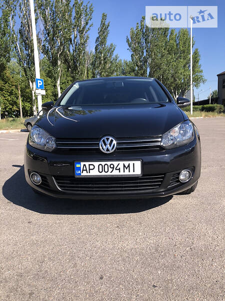 Хетчбек Volkswagen Golf 2012 в Запоріжжі