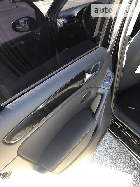 Хетчбек Volkswagen Golf 2012 в Запоріжжі