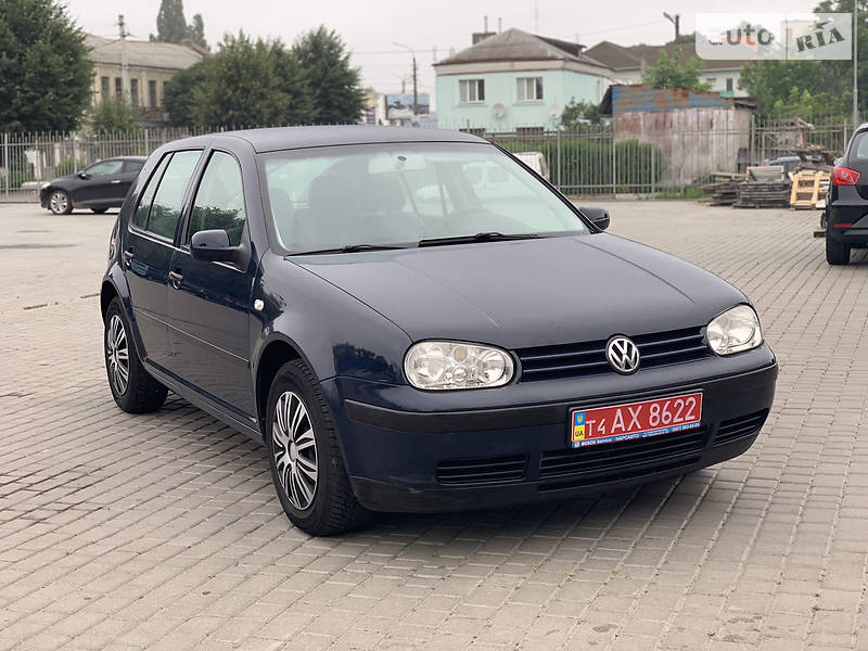 Хетчбек Volkswagen Golf 2001 в Старокостянтинові