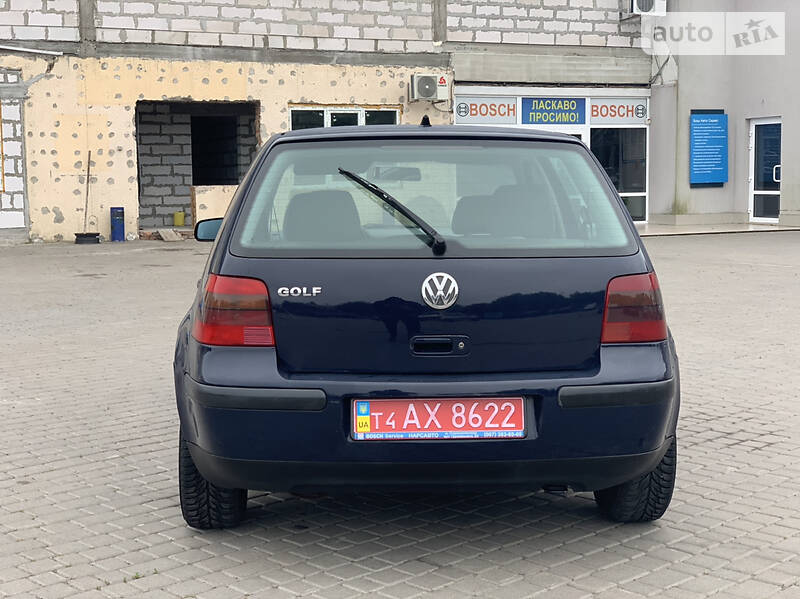 Хетчбек Volkswagen Golf 2001 в Старокостянтинові