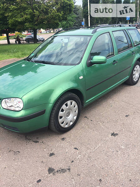 Універсал Volkswagen Golf 2001 в 