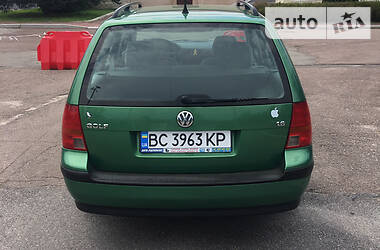 Універсал Volkswagen Golf 2001 в 