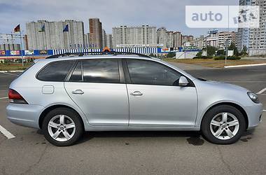 Универсал Volkswagen Golf 2012 в Киеве