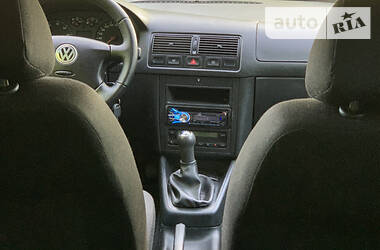 Універсал Volkswagen Golf 2000 в 