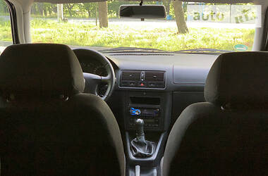 Універсал Volkswagen Golf 2000 в 