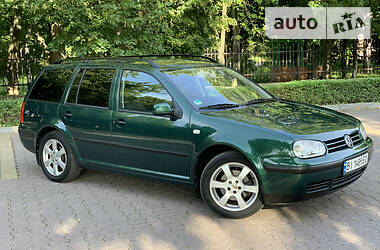 Універсал Volkswagen Golf 2000 в 
