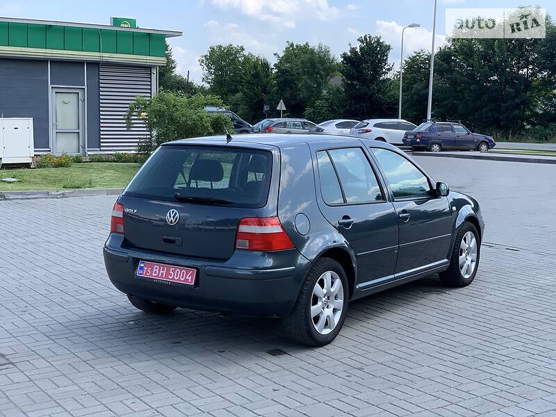 Хетчбек Volkswagen Golf 2003 в Калуші