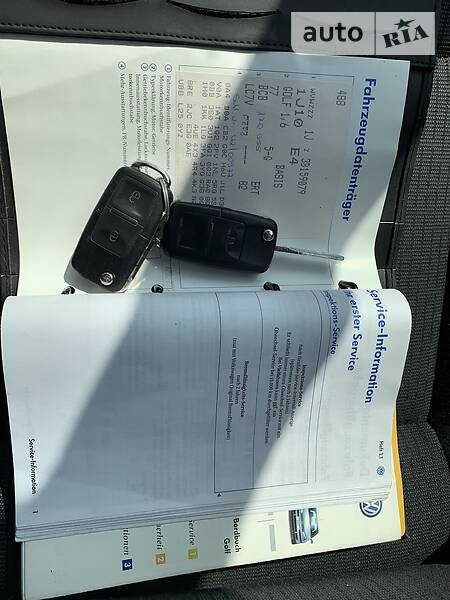 Хетчбек Volkswagen Golf 2003 в Калуші