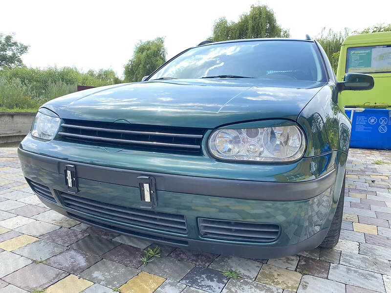 Універсал Volkswagen Golf 2000 в 