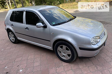 Хетчбек Volkswagen Golf 2002 в 