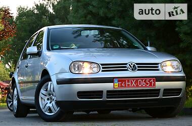 Хетчбек Volkswagen Golf 2001 в 