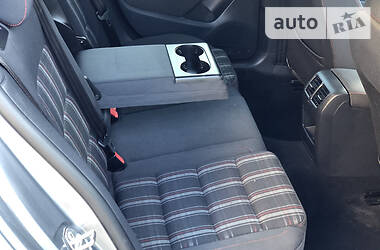 Хетчбек Volkswagen Golf 2013 в 