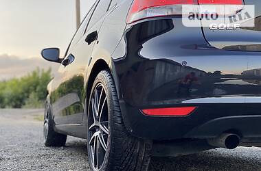 Хетчбек Volkswagen Golf 2011 в 
