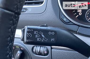 Хетчбек Volkswagen Golf 2011 в 