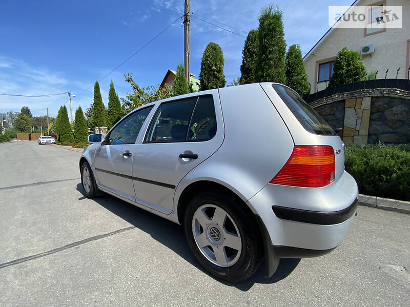 Хетчбек Volkswagen Golf 1998 в Вінниці