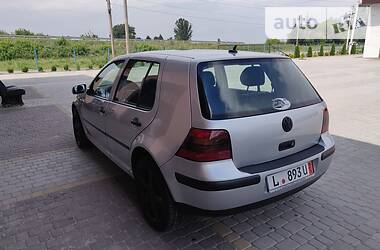 Хетчбек Volkswagen Golf 2003 в 