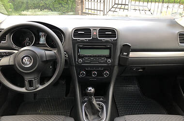 Універсал Volkswagen Golf 2012 в 