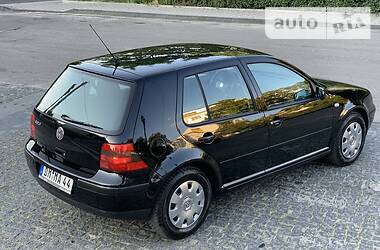 Хетчбек Volkswagen Golf 2001 в 