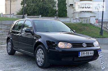 Хетчбек Volkswagen Golf 2001 в 
