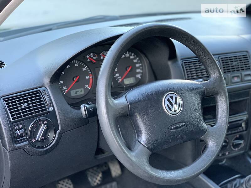 Хэтчбек Volkswagen Golf 2001 в Белой Церкви
