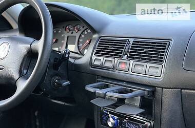 Хетчбек Volkswagen Golf 2001 в 