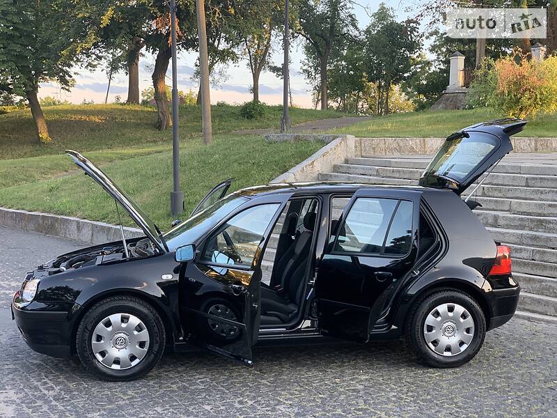 Хэтчбек Volkswagen Golf 2001 в Белой Церкви